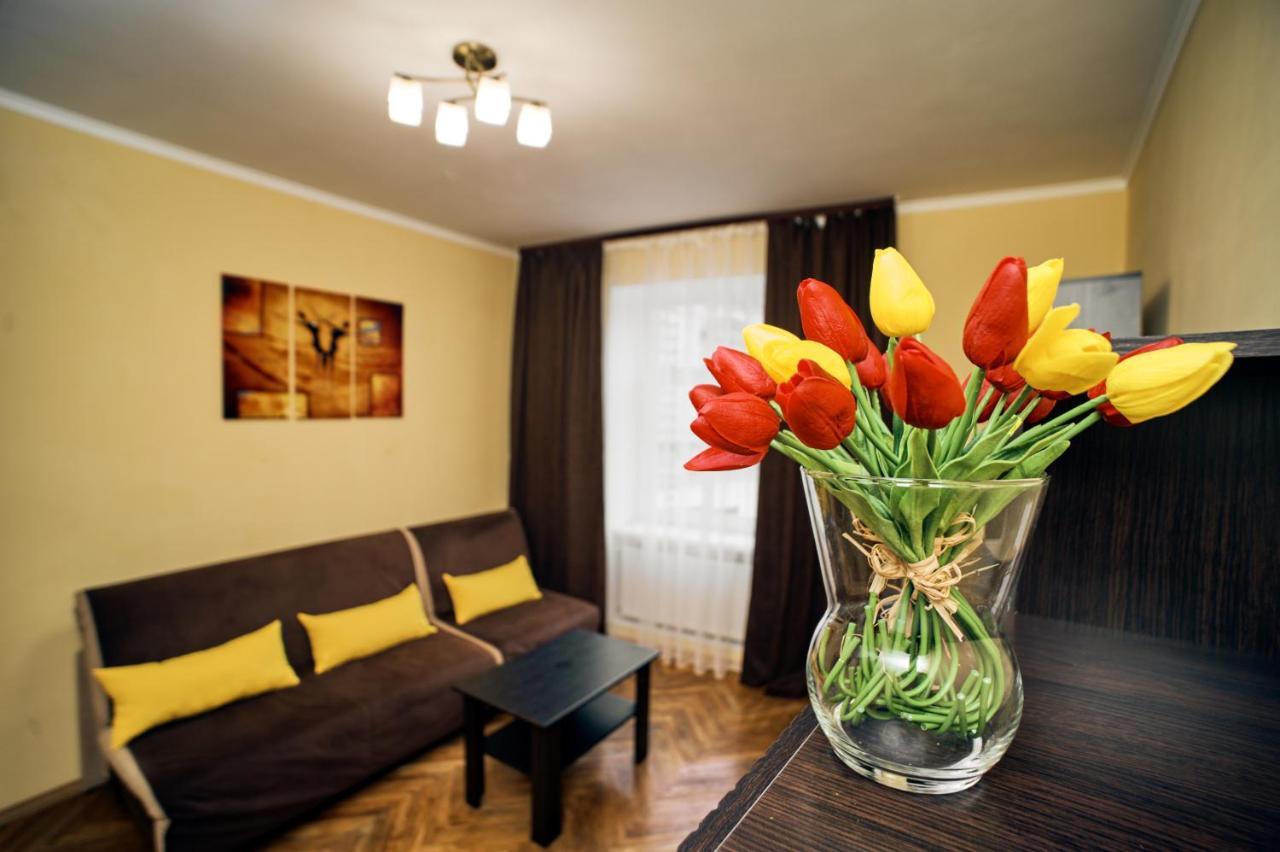 Apartments Near Potocki Palace Lviv Exterior photo