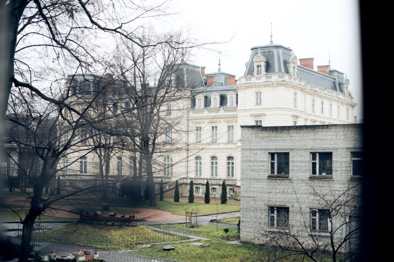 Apartments Near Potocki Palace Lviv Exterior photo